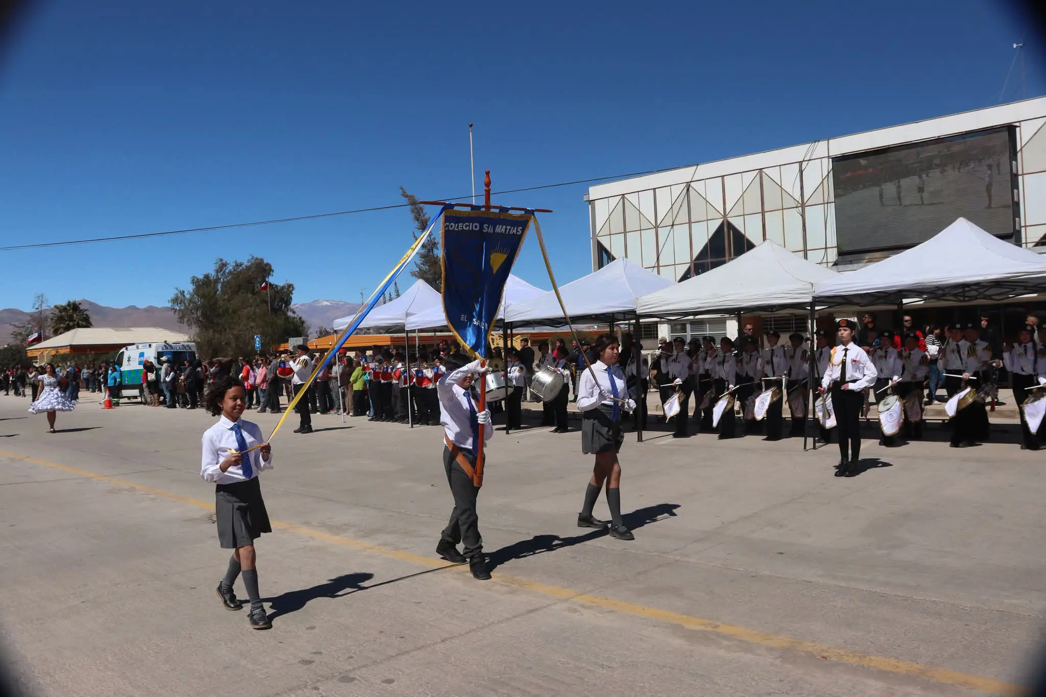 Colegio San Matías celebra las Fiestas Patrias con tradicional desfile